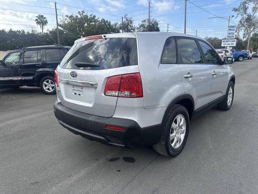 2011 Kia Sorento LX
