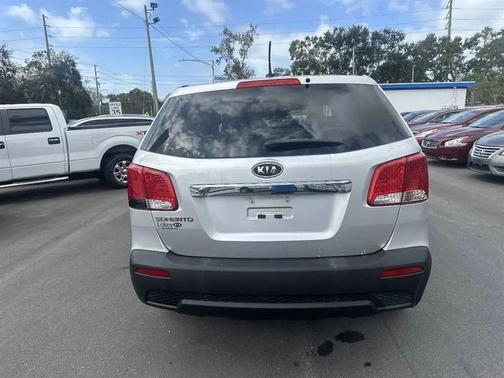 2011 Kia Sorento LX