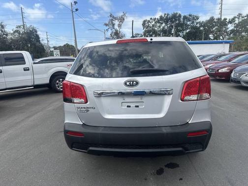2011 Kia Sorento LX