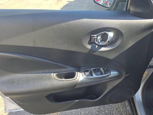 2015 Nissan Juke S Sport Utility 4D