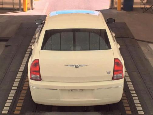 Stone White Clearcoat (Fleet) 2007 Chrysler 300 Base