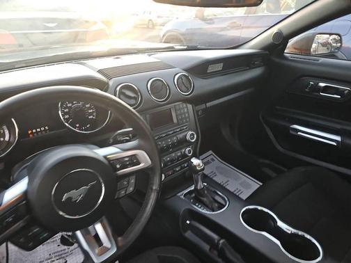 2015 Ford Mustang V6