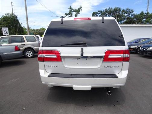 2009 Lincoln Navigator Base