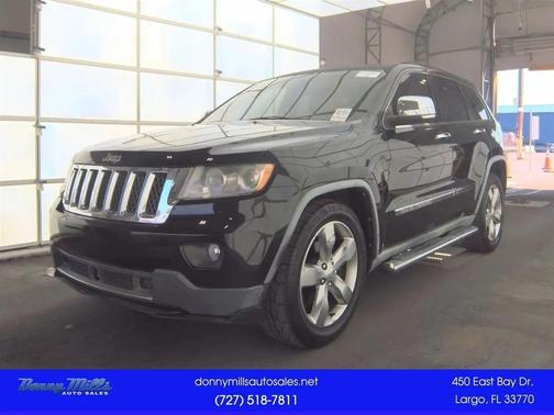 Brilliant Black Crystal Pearlcoat 2011 Jeep Grand Cherokee Overland