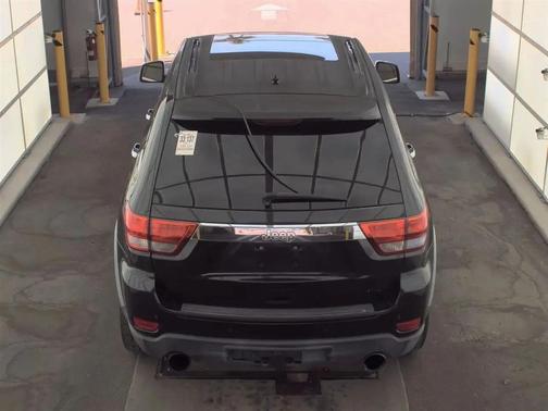 Brilliant Black Crystal Pearlcoat 2011 Jeep Grand Cherokee Overland