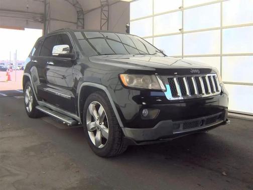 Brilliant Black Crystal Pearlcoat 2011 Jeep Grand Cherokee Overland