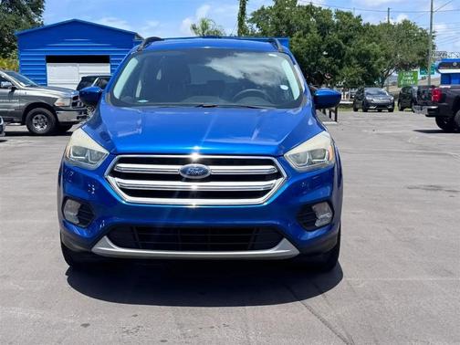 Lightning Blue Metallic 2017 Ford Escape SE