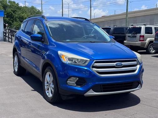 Lightning Blue Metallic 2017 Ford Escape SE