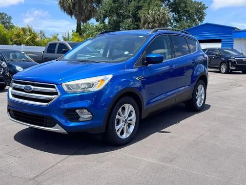 Lightning Blue Metallic 2017 Ford Escape SE