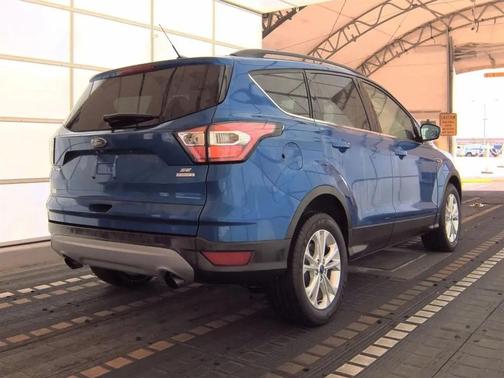 Lightning Blue Metallic 2017 Ford Escape SE