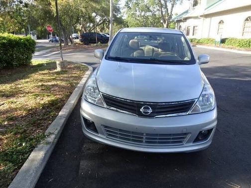 2010 Nissan Versa 1.8 SL
