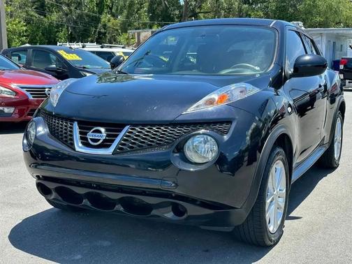 Black 2014 Nissan Juke S