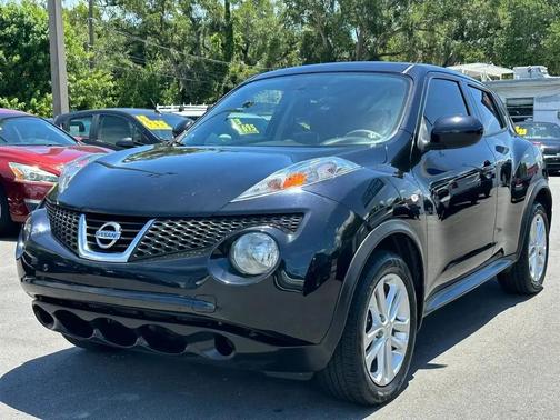 Black 2014 Nissan Juke S