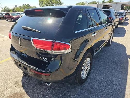 Tuxedo Black Metallic 2014 Lincoln MKX Base