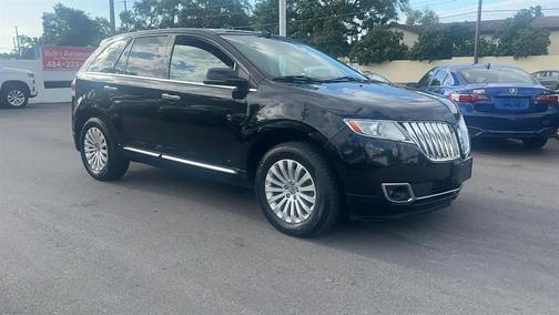 Tuxedo Black Metallic 2014 Lincoln MKX Base