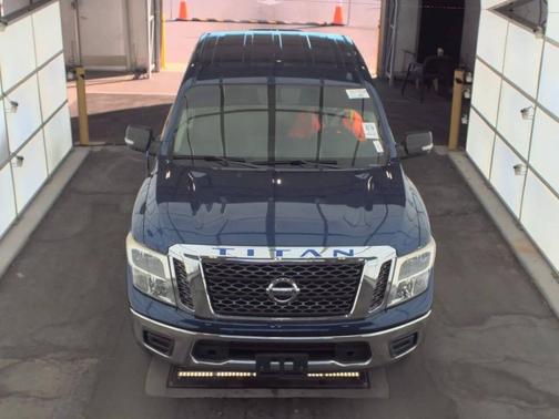 2017 Nissan Titan SV