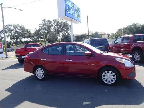 Cayenne Red 2017 Nissan Versa 1.6 SV