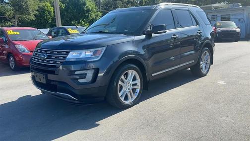Magnetic Metallic 2017 Ford Explorer XLT