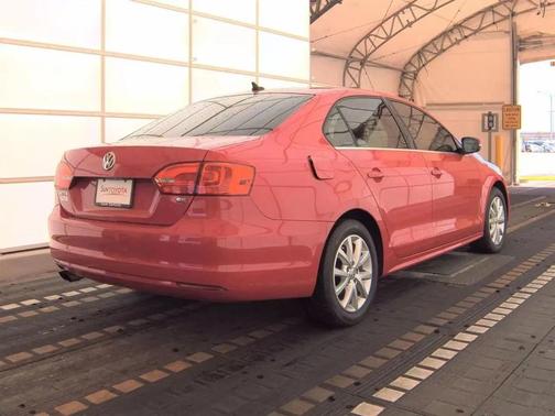 Tornado Red 2014 Volkswagen Jetta Auto SE w/Connectivity