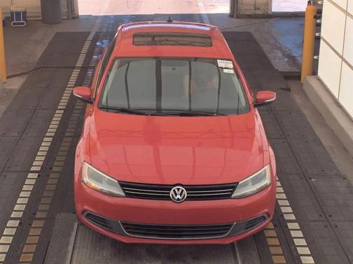 Tornado Red 2014 Volkswagen Jetta Auto SE w/Connectivity