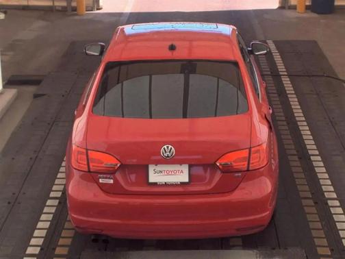 Tornado Red 2014 Volkswagen Jetta Auto SE w/Connectivity