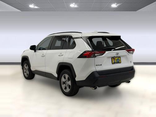 Ice Cap 2023 Toyota RAV4 XLE