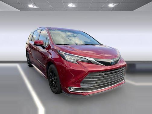 Ruby Flare Pearl 2022 Toyota Sienna XLE
