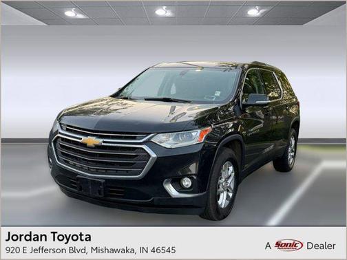 Mosaic Black Metallic 2018 Chevrolet Traverse LT Cloth