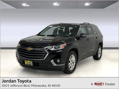 Mosaic Black Metallic 2018 Chevrolet Traverse LT Cloth