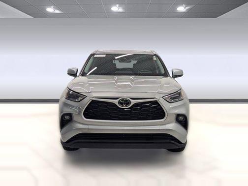 2025 Toyota Highlander XLE