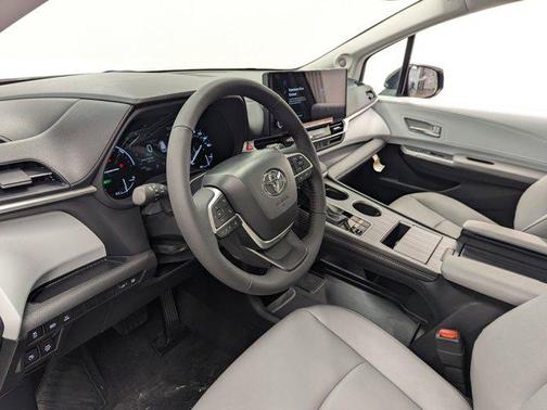 2025 Toyota Sienna XLE 7 Passenger