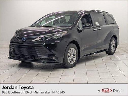 2025 Toyota Sienna XLE 7 Passenger
