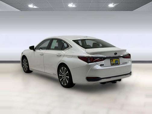 Eminent White Pearl 2021 Lexus ES 300h Base