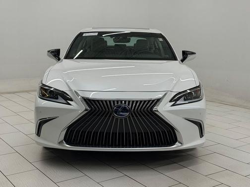 Eminent White Pearl 2021 Lexus ES 300h Base