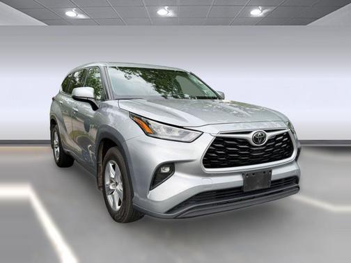 Celestial Silver Metallic 2020 Toyota Highlander LE