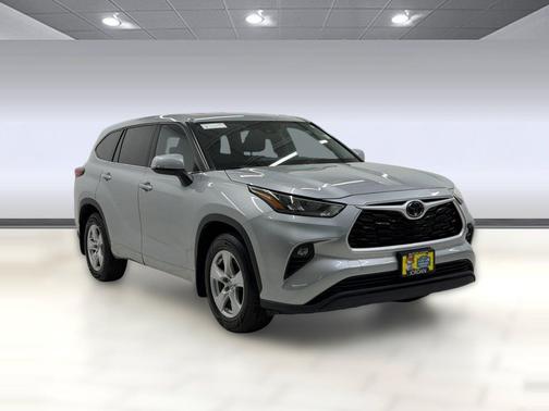 Celestial Silver Metallic 2020 Toyota Highlander LE