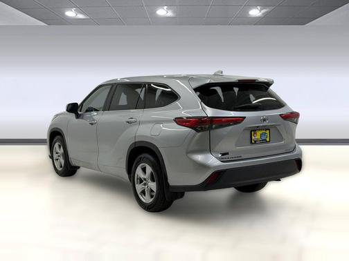 Celestial Silver Metallic 2020 Toyota Highlander LE