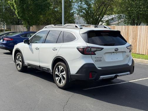 Crystal White Pearl 2020 Subaru Outback Touring