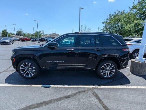 2022 Jeep Grand Cherokee 4xe Overland