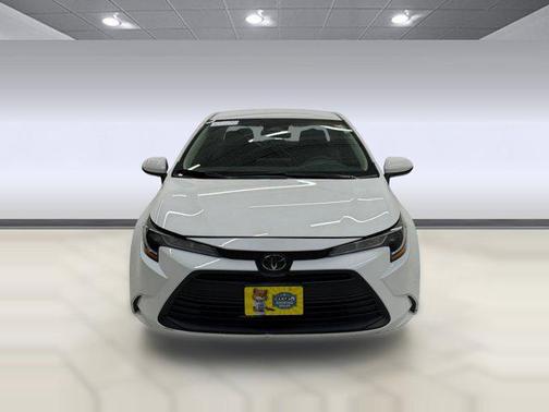 Ice Cap 2025 Toyota Corolla LE
