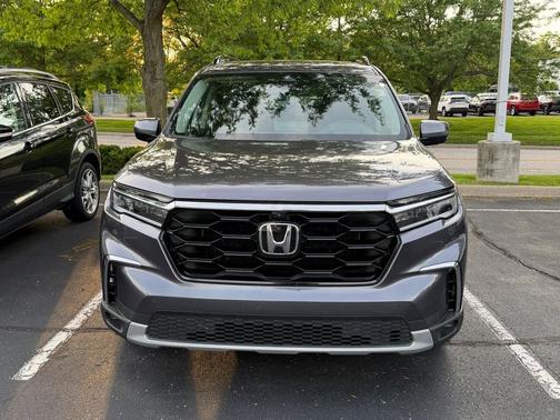 Gray 2023 Honda Pilot AWD Elite