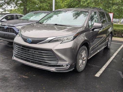 2021 Toyota Sienna XLE 7 Passenger
