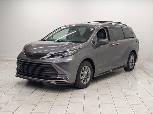 2021 Toyota Sienna XLE 7 Passenger