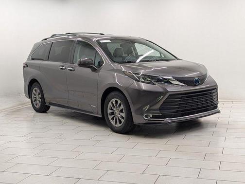 2021 Toyota Sienna XLE 7 Passenger