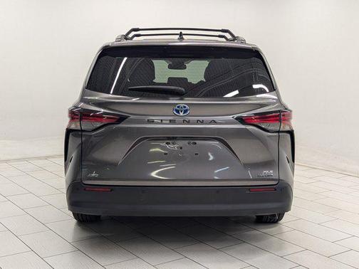 2021 Toyota Sienna XLE 7 Passenger