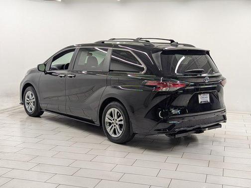 2022 Toyota Sienna XSE 7 Passenger