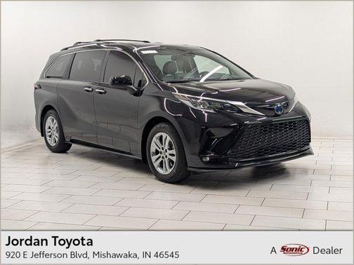 2022 Toyota Sienna XSE 7 Passenger