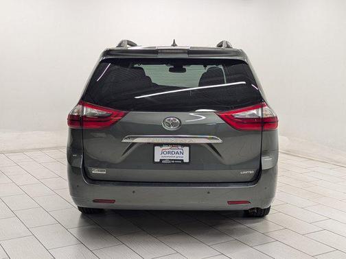 2020 Toyota Sienna Limited