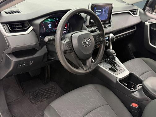 Ice Cap 2023 Toyota RAV4 XLE