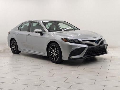2024 Toyota Camry Hybrid SE